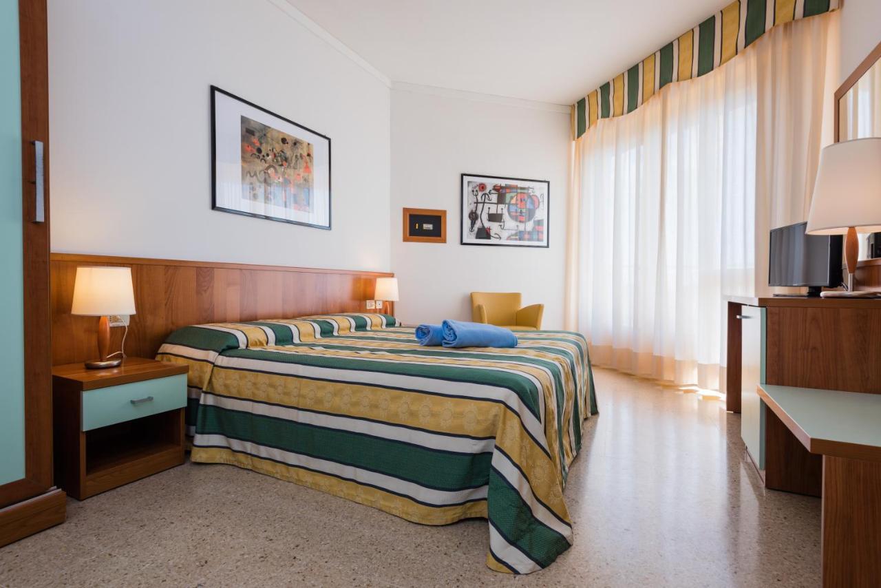 Hotel Luna Bibione Bagian luar foto