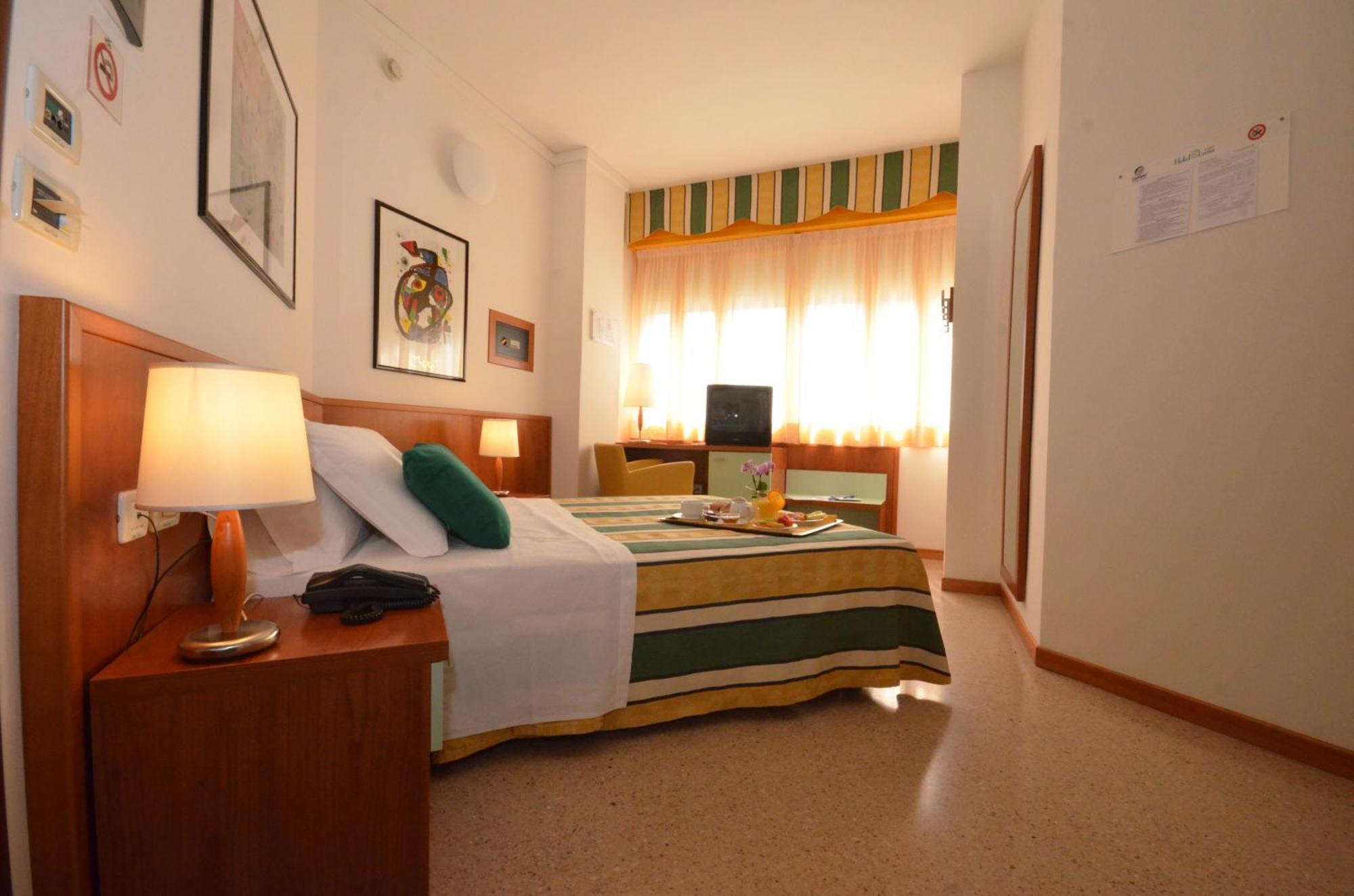 Hotel Luna Bibione Bagian luar foto