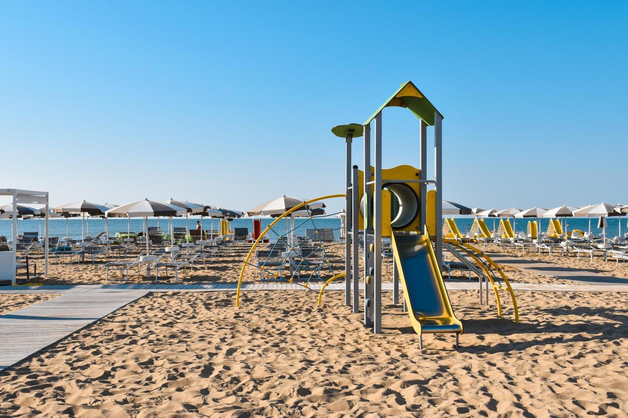 Hotel Luna Bibione Bagian luar foto